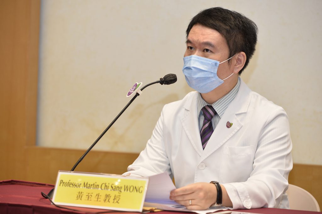 Professor Martin WONG suggests doctors to engage more extensively in public education on COVID-19 vaccination. For example, information package customized for different sectors of the population should be provided to meet their specific needs.