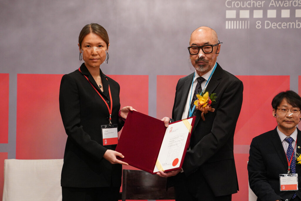 2023 Croucher Senior Research Fellowship recipient Professor Li Quan and the Guest of Honour Professor Mak Tak-wah.