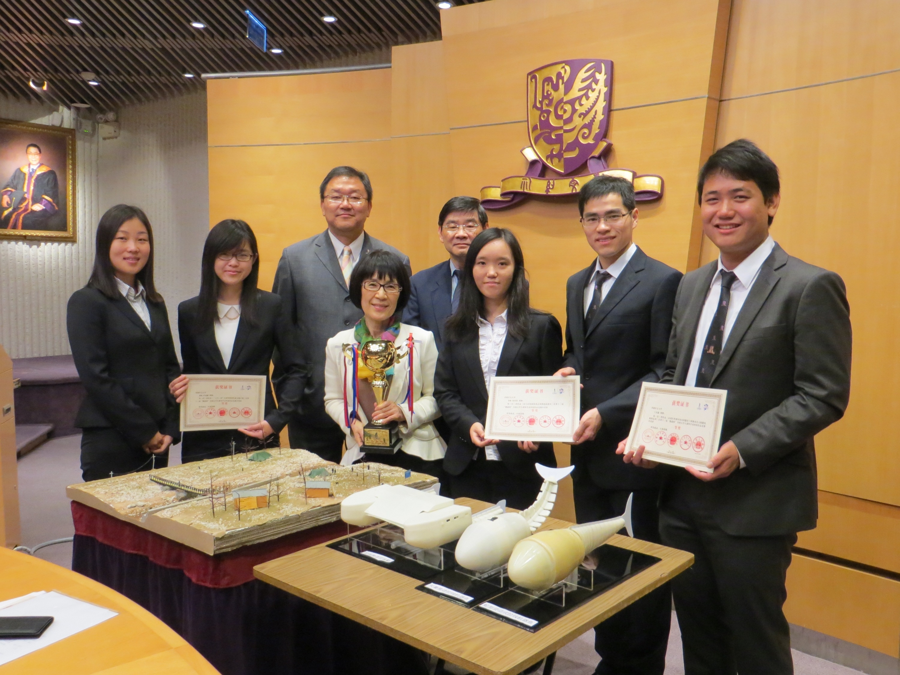 (From left) Dr. Wan Li and Miss Siu Man, School of Architecture; Prof. Wong Kam-fai, Chairperson of the Committee on Advancement of Student Innovation and Entrepreneurship, Associate Dean of Engineering; Prof. Fanny Cheung, Pro-Vice-Chancellor; Prof. Leung Kwong-sak, Professor of Computer Science & Engineering; Miss Lau Wai-pik and Mr. Li Zheng, Department of Mechanical and Automation Engineering; and Mr. Wang Jun-xin, Department of Physics, CUHK.