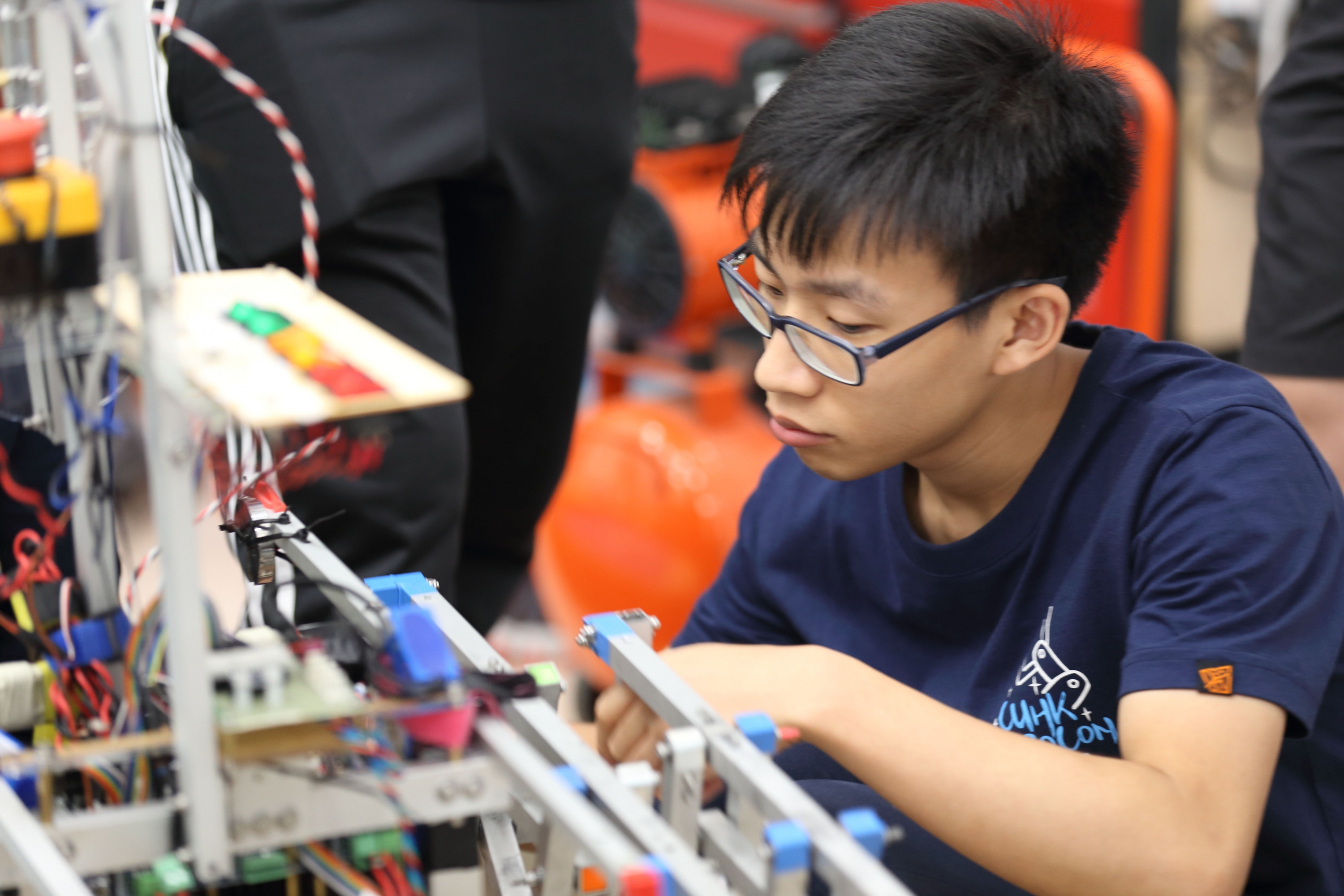 The Robocon Team conducts upgrade and trial work to prepare for the Asia-Pacific Robocon finale.