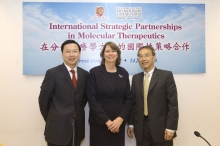 (From left) Professor Anthony T.C. Chan, M.D., Director of the Hong Kong Cancer Institute and Professor of Clinical Oncology, CUHK; M. D. Anderson's vice president of Global Academic Programs, Dr. Karen K. Fields, M.D.; and Professor Alfred W.K. Yung, Chairman, Department of Neuro-Oncology, Professor of Neurology, M.D. Anderson Cancer Centre, University of Texas and Honorary Clinical Professor, Department of Clinical Oncology, CUHK share collaboration plans at the press conference