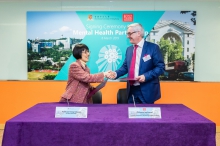 Prof. Fanny CHEUNG, Pro-Vice-Chancellor of The Chinese University of Hong Kong (CUHK) and Prof. Ian EVERALL, Executive Dean of the Institute of Psychiatry, Psychology, and Neuroscience at King’s College London (KCL) sign an MOU for the collaboration between the two universities, with a focus on mental health research.