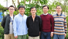 A research team led by Professor JIANG Liwen (middle) of the School of Life Sciences which has shed new light on the plant vacuole biogenesis. (From Left) Mr. CAO Wenhan, Professor KANG Byung-Ho, Professor JIANG Liwen, Dr. CUI Yong and Mr. HE Yilin.