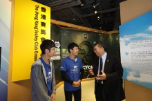 Professor Tuan visits the Jockey Club Museum of Climate Change in CUHK