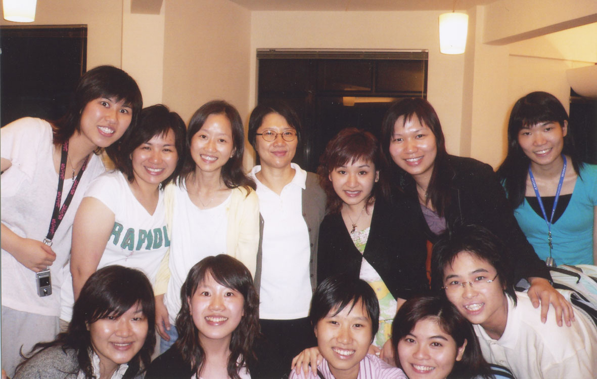 Prof. Cheng Pui-wan (middle of the back row)