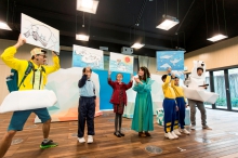 Interaction between the cast of The Drama of Climate Change and students