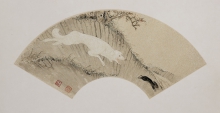 獵犬逐兔
居廉（1828—1904）
洒金笺纸本设色，扇面
何耀光先生、霍宝材先生、黎德先生及其他人士惠赠
香港中文大学文物館藏
館藏编号1973.0324 
钤印：古泉(朱文方印)、又文藏品(朱文方印) 
长腿、瘦腹的体征让视獵犬拥有极高的速度和靈活性，可以追逐如野兔等獵 物。晚清广东画家居廉捕捉到了獵犬狩獵这一不同寻常的情景。居廉作品中 常見花鸟鱼虫的册页、扇面。本作使用了他著名的“没骨”和“撞水”技法。