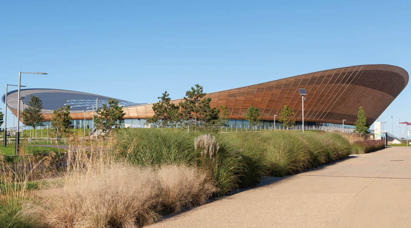 The velodrome cycling arena located in the London Olympic Park also adopts ‘hyperbolic paraboloid’ in its design ©<a href="https://www.dreamstime.com/acmanley_info" target="_blank">Ac Manley</a> | <a href="https://www.dreamstime.com/" target="_blank">Dreamstime.com</a>