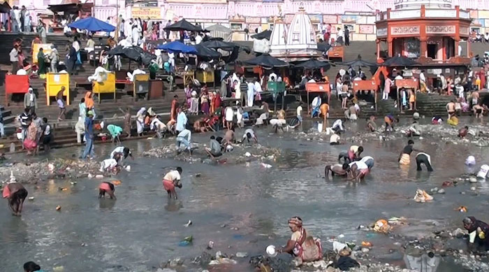 The Ganges, a major supply of water in India <em>(Photo: Wikipedia / Bibek2011)</em>