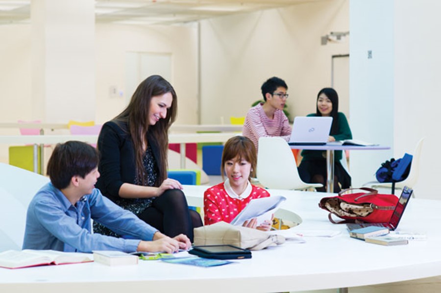 主動與導師/ 指導員討論，互相適應及了解。（ISO, CUHK）