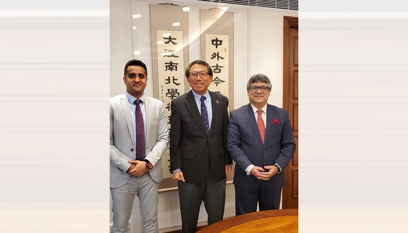 Prof. Rocky S. Tuan warmly welcomes H.E. Mr. Bilal Ahmad Butt, Consul General, Consulate General of Pakistan in Hong Kong.