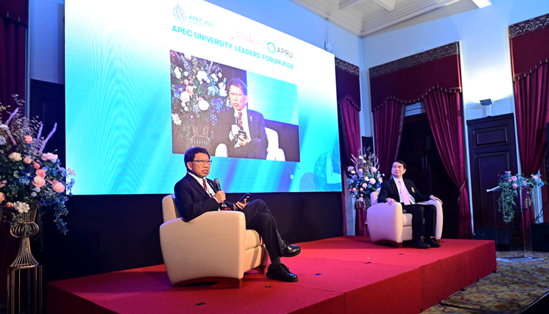 Prof. Rocky S. Tuan steers high-level dialogues on ways to prevent the next pandemic.