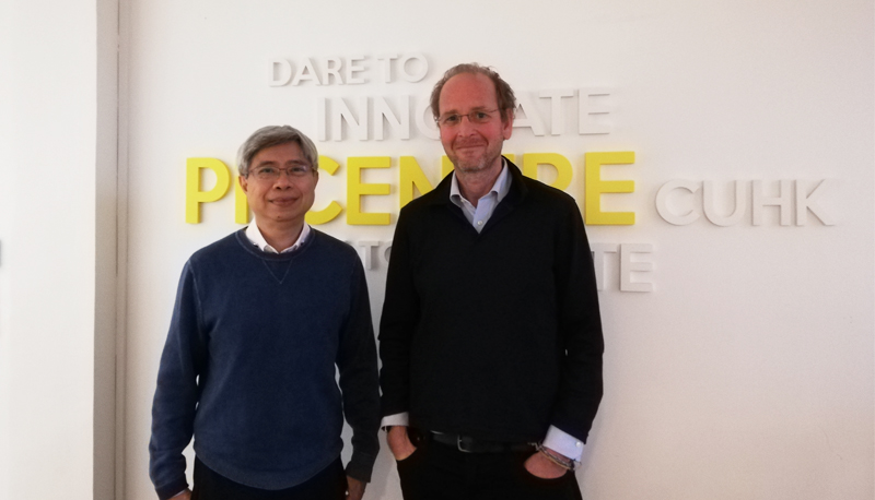 Mr. CHEE Swee Fu Jonathan, Head of Pi Centre at CUHK (left), welcomes Dr. Marc Laperrouza, Lecturer, Ecole Polytechnique Fédérale de Lausanne and Co-founder of China Hardware Innovation Camp (right).