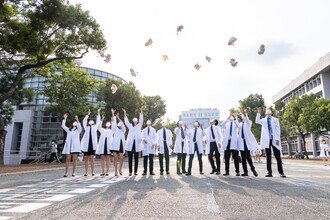 Freshmen celebrated the start of their medical journey