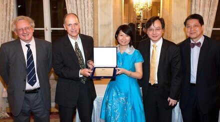 Young Female Scientist Excels in International Arena CUHK Professor Rossa Chiu Scoops Two Research Awards