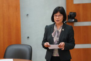 Professor Sham Mai-har, CUHK Pro-Vice-Chancellor (Research) gives a welcoming speech