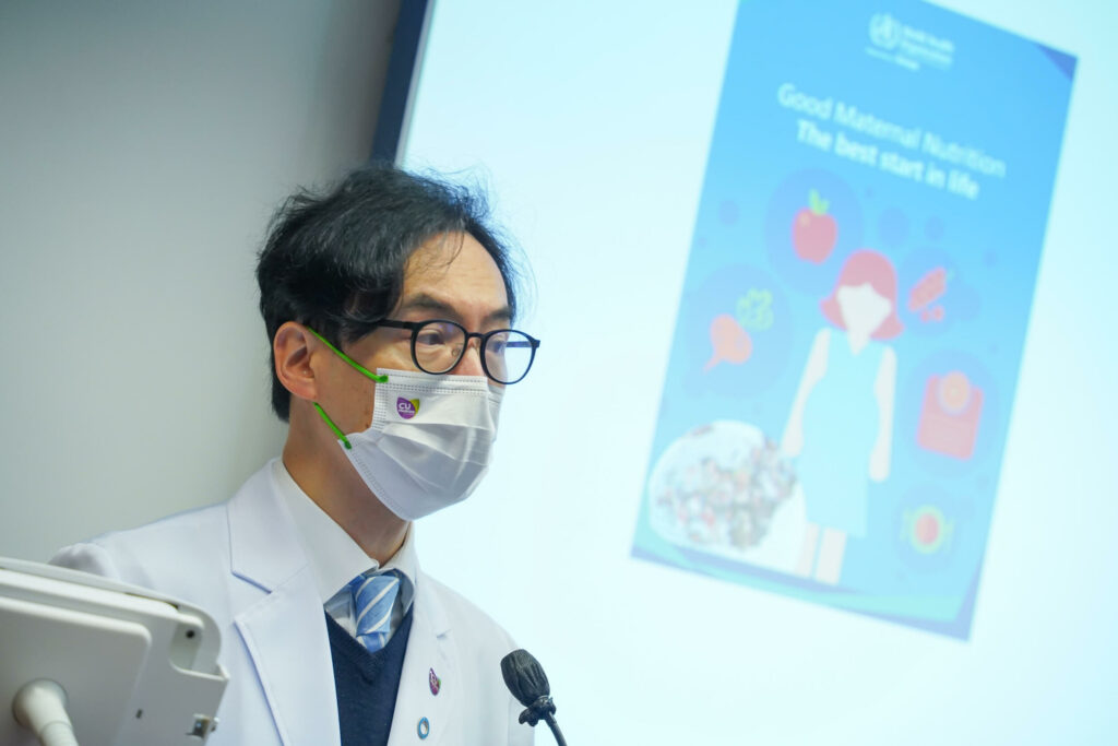 Professor Ronald Ma reminds the pregnant women that a prolonged excess intake of sodium can increase the risk of high blood pressure and other cardiovascular diseases over time. Unbalanced dietary patterns may also cause long-term adverse effects on both mothers and foetuses.