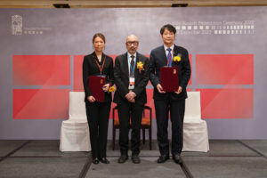 Recipients of Croucher Senior Research Fellowships 2023 and the Guest of Honour Professor Mak Tak-wah.