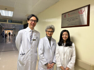 CU Medicine analysed clinical data of two million adults in Hong Kong to examine the long-term health impact of prediabetes, finding that young people with prediabetes have a 90% lifetime risk of diabetes and nearly 70% higher risks of cardiovascular diseases. Research team members include (from left) Professor Ronald Ma, Chair Professor of Medicine and Therapeutics Professor Juliana Chan, and Professor Andrea Luk from the Department of Medicine and Therapeutics at CU Medicine.