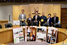 Prof. Joseph SUNG, Vice-Chancellor and President of CUHK (3rd left) congratulates the 1U1V team on winning the prestigious award.