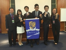 (From left to right) Prof. Zili Zhuang, Associate Professor at the School of Accountancy and one of adjudicators in the competition; Pinky Chiu Man Kei, Howard Suen Lok Ho, Jansen Wan Chun Yat, Eric Yiu Ho Kui and Dr. Joyce Wang