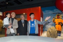 The guests visit the Jockey Club Museum of Climate Change.