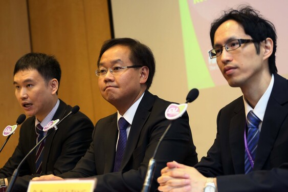 (From Left) Prof Martin C.S. Wong , Director, CUHK Jockey Club Bowel Cancer Education Centre , Prof Justin C.Y. Wu Director, S.H. Ho Centre for Digestive Health and Dr Raymond S.Y. Tang , Associate Director (Clinical), S.H. Ho Centre for Digestive Health jointly announce the research results on Bowel Cancer and recommend subsidizing residents aged 61-70 first in the 'Pilot Bowel Cancer Screening Programme'.