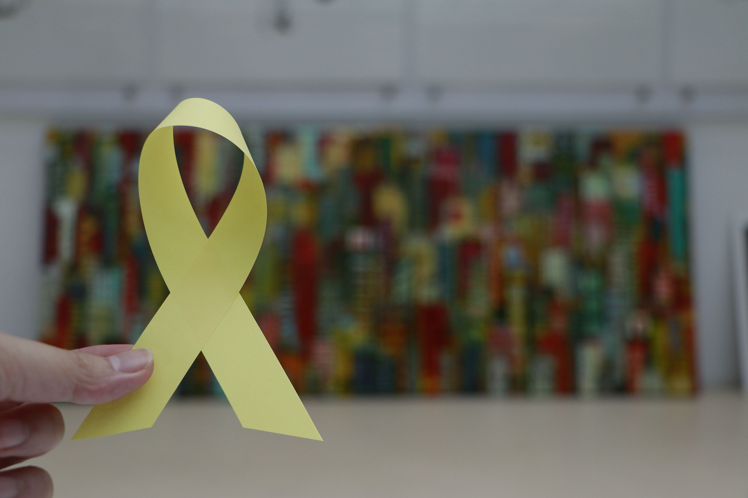 Periscope social engagement yellow ribbon