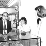 Sir Q.W. Lee (middle) accompanies Lady Youde (right) in a visit to the then Chinese Medicinal Material Research Centre