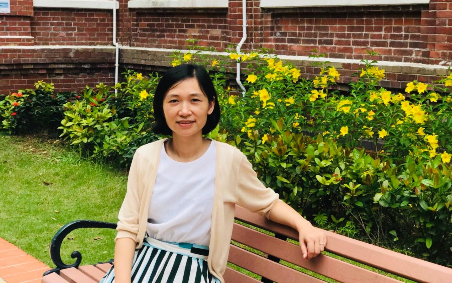 Dr. Lucy HUANG